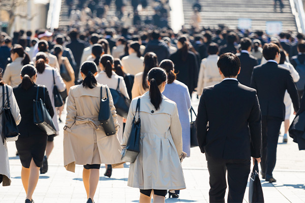 ネイルは会社で怒られる？新社会人・就活におすすめするオフィスネイルの絶対条件