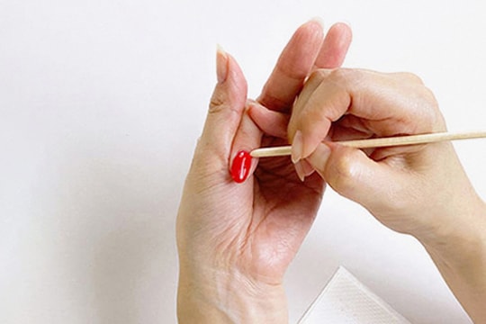 はみ出してしまったジェルの処理