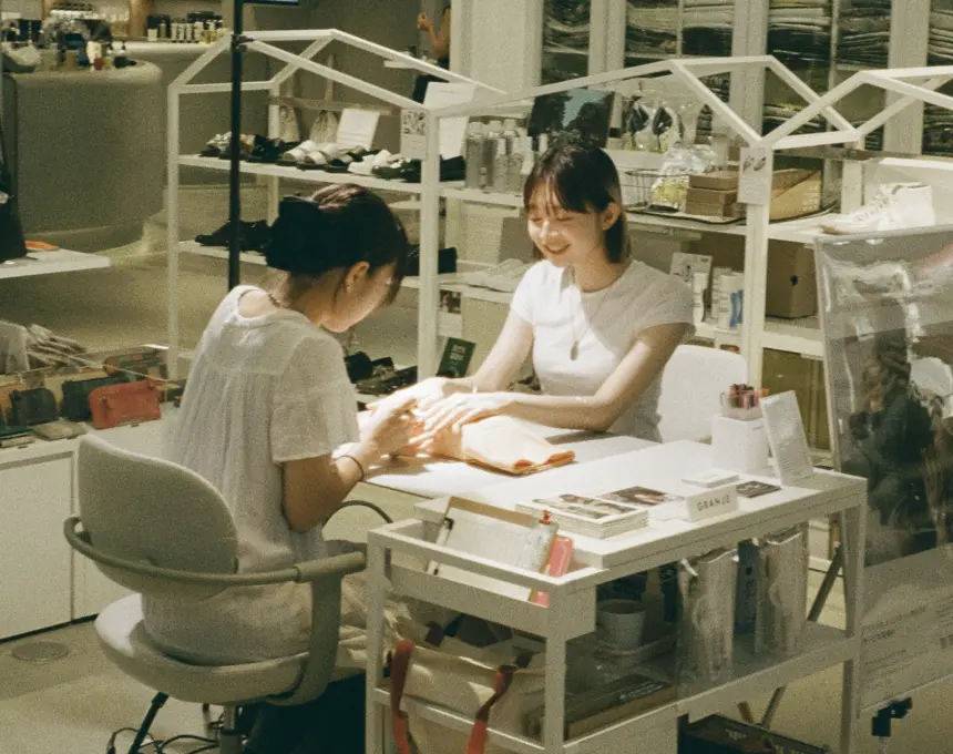 一回使用GRANJEピールオフジェルセット　人気セルフネイル剥がせる 楽天市場】【新商品】GRANJE ピールオフジェル セット +1